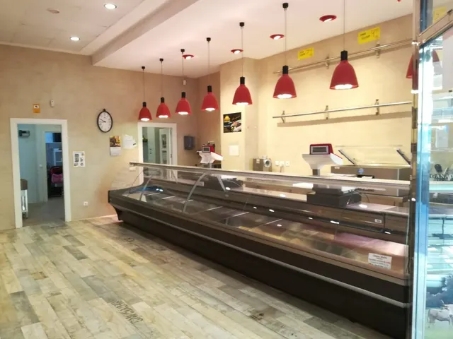 Urbis te ofrece un estupendo local comercial en zona Alamedilla, Salamanca. — 8