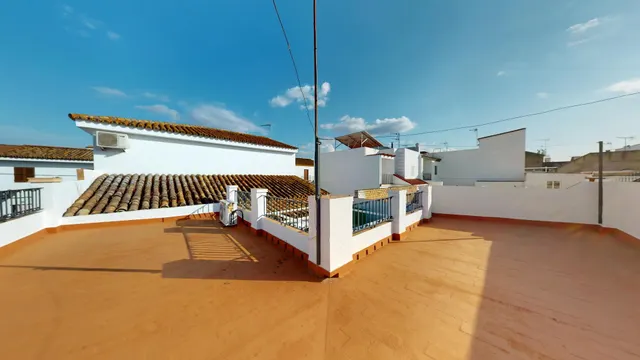 ¡¡ESPECTACULAR!! Adosada de esquina de 223 m2 con patio, terraza y garaje — 46