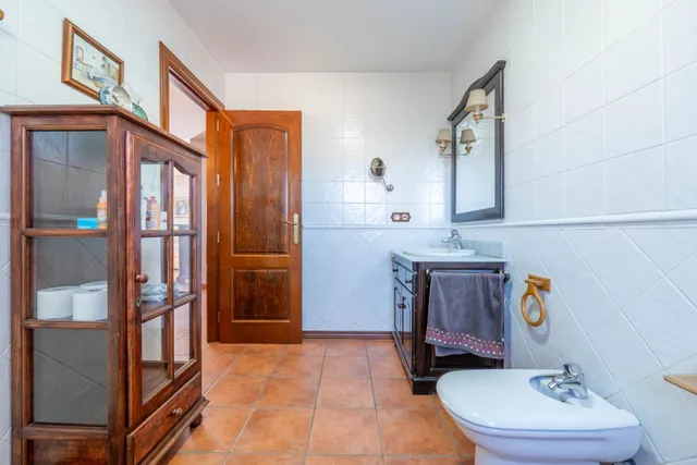 ¡¡ Impresionante chalet dividido en dos viviendas con piscina y zona ajardinadas !! — 39