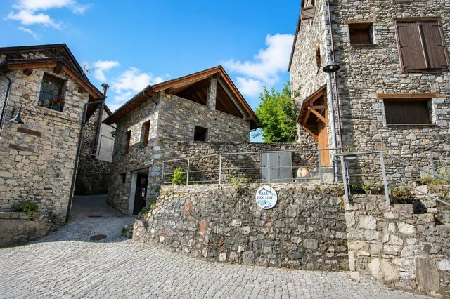 CASA DE PIEDRA ÚNICA EN ANETO – PROYECTO EXCLUSIVO EN EL COR