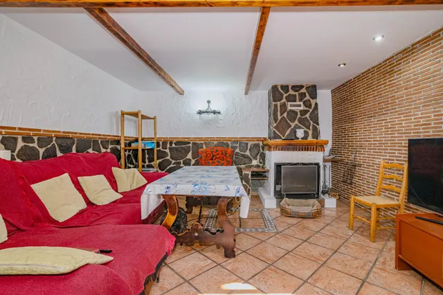 ESPECTACULAR CASA ADOSADA EN HÍJAR | AMPLITUD, PATIO Y GARAJE — 23