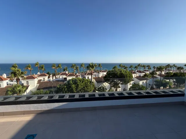 Atico con vistas despejadas al Mar en zona Playa Marina 300 