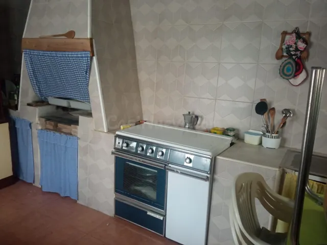 casa amplia de dos plantas con patio en Cehegín — 2