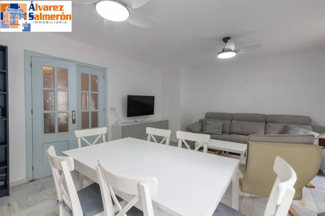 Casa independiente con piscina en La Zubia. — 6