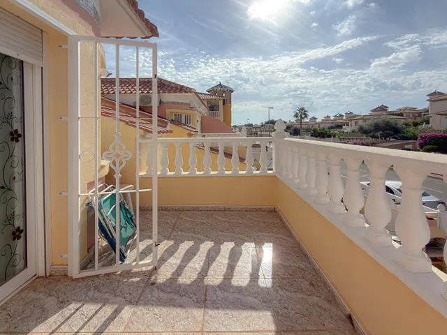 Magnifico chalet pareado totalmente reformado y con piscina comunitaria — 26
