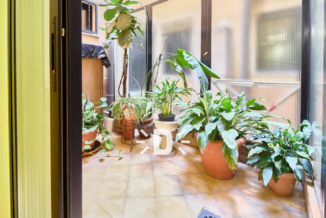 SE ALQUILA BONITA VIVIENDA EN BENETUSSER — 28