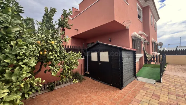 Planta baja tipo bungaló en esquina con 103 m2 de jardín en  - foto 2