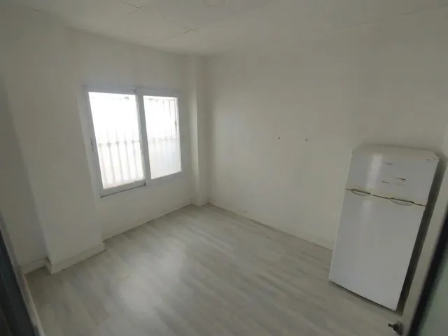 LOCAL COMERCIAL EN ESQUINA – LA MANGA DEL MAR MENOR (KM 7)  Precio: 58.000 €  Superficie: 80 m2 construidos (40 m2 planta calle + 40 m2 sótano) — 5