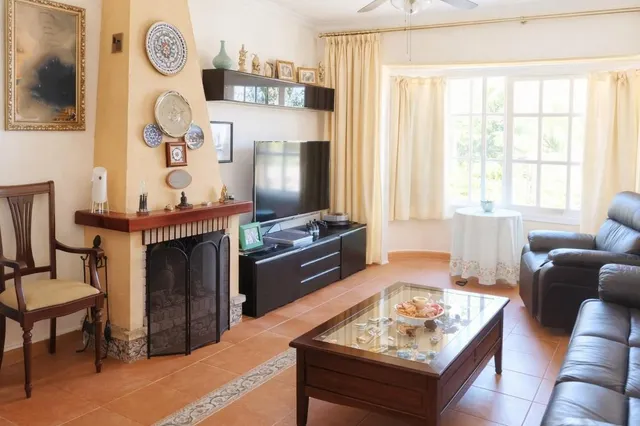 Chalet urbano en Los Gallos. — 25