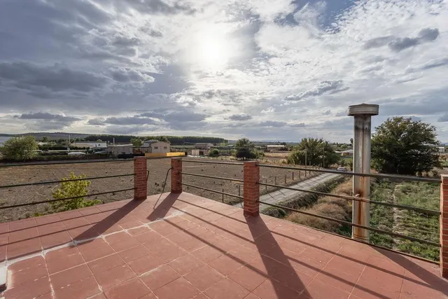 Cortijo con casa de 117 m2 y terreno de 2.312 m2 en Santa Fe — 17