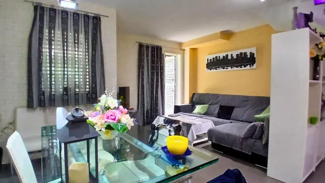 Adosado de 3 habitaciones, jardín, parking privado y gran piscina comunitaria a pocos metros de la Platja de Mont-Roig!! — 4