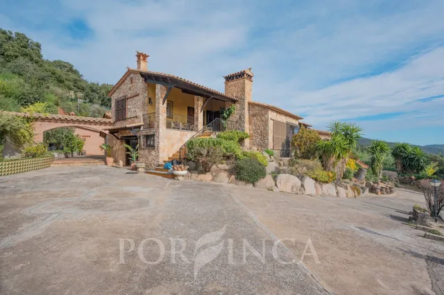 Villa Rústica en plena naturaleza de la Costa Brava con Pisc - foto 4