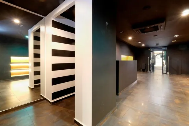 LOCAL EN PUERTA REAL-RECOGIDAS (PLAZA CAMPOVERDE) — 41