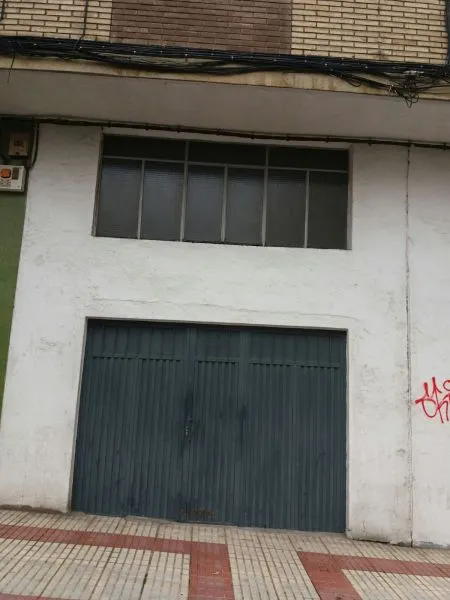 LOCAL EN LA ZONA DE LA PLAZA DE TOROS — 3