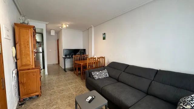 ÁTICO DE 1 HAB Y 1 BAÑO CON TERRAZA EN EL CENTRO DE TORREVIE