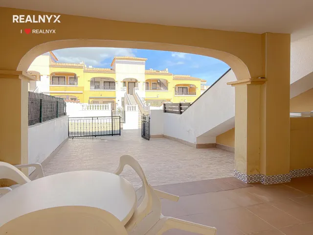 Dream Hills! Encantador Bungalow listo para entrar a vivir en urbanización exclusiva con preciosas zonas verdes y piscina comunitaria — 14