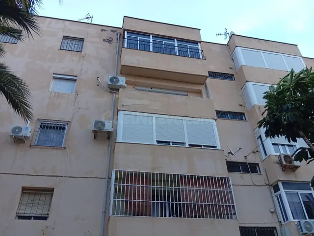 VENTA DE PISO EN ALMERÍA (ALMERÍA) - foto 2