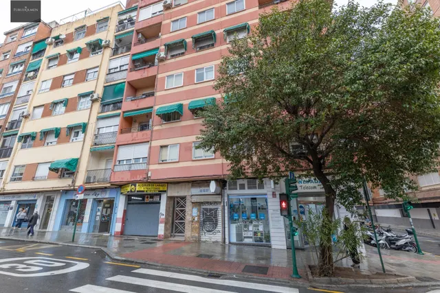 PISO DE 4 DORMITORIOS EN CAMINO DE RONDA — 34
