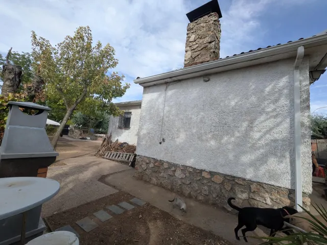 CHALET CON PISCINA EN URBANIZACIÓN — 43
