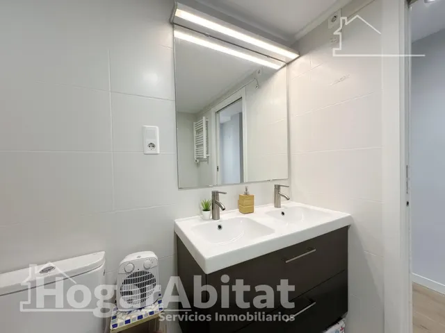 PRECIOSO REFORMADO CON BALCÓN Y ASCENSOR — 38