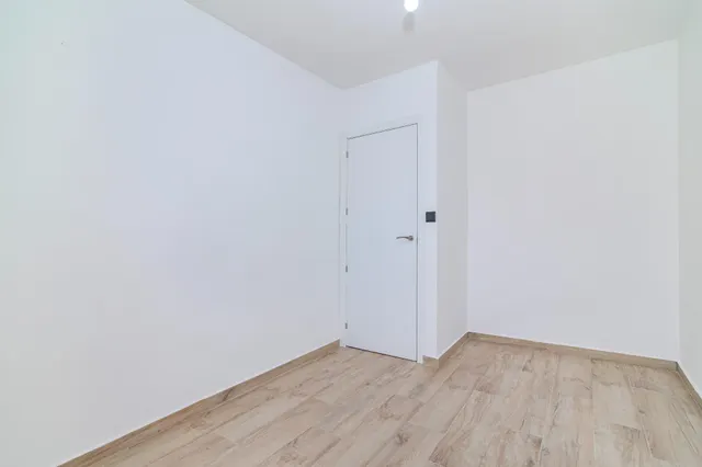 VENTA 5 DORMITORIOS. BAÑO. ASEO. REFORMADO — 27