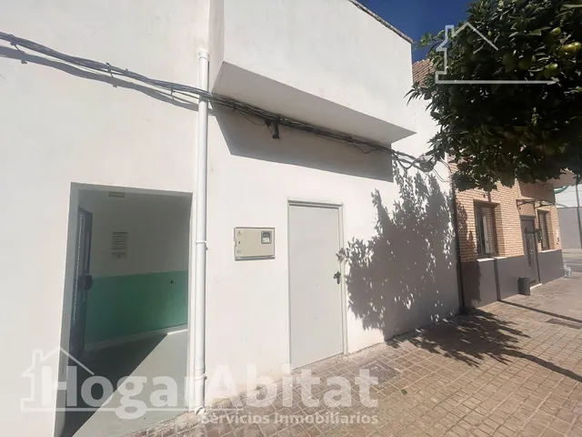 CASA ACOGEDORA Y LUMINOSA PARA REFORMAR CON TERRAZA — 24