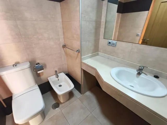 PISO DE 121 m2 CON DOS GRANDES TERRAZAS, PISCINA, GARAJE Y TRASTERO EN AVENIDA DE LA ILUSTRACIÓN — 34