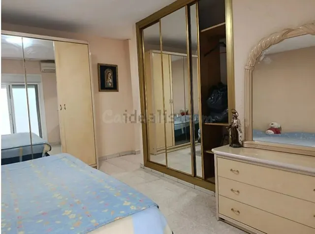 Amplio piso en el Corazón de Alicante, Perfecta para Vivir y Disfrutar — 2