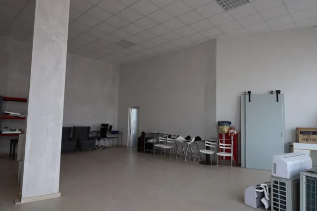 EXCLUSIVO LOCAL EN AVENIDA DE RONDA — 11