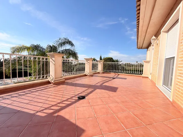 CHALET EXCLUSIVO EN ALZABARES ELCHE, CON PISCINA, ALTAS CALIDADES Y A SOLO 2 KM DEL HOSPITAL — 9
