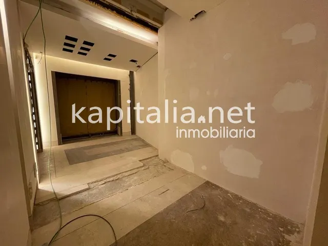 Local comercial en alquiler en el centro en Valencia (Valencia) — 19