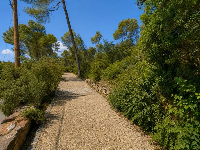 UNA MASIA D'ENCANT PER A VOSALTRES — 19