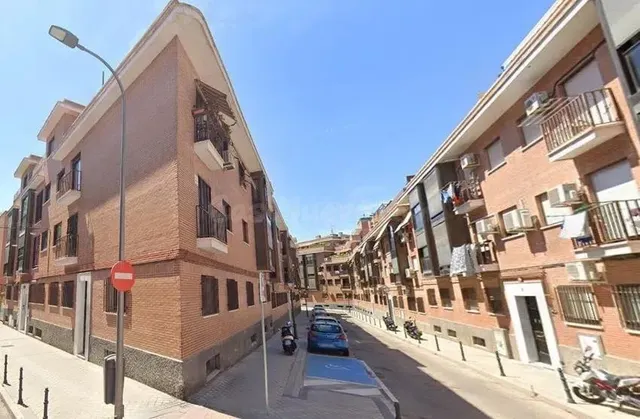 SE VENDE PISO OKUPADO SITUADO en Calle Francisco De La Fuent
