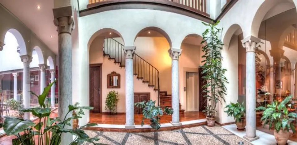 CASA DE LUJO EN PLENO CENTRO DE CÓRDOBA CAPITAL