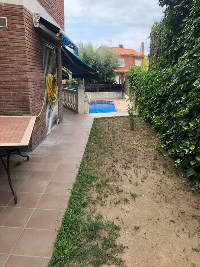 GRAN CASA EN VENTA EN URB. CAN CASAS — 47