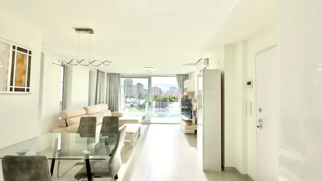 APARTAMENTO EN ZONA PRIVILEGIADA DE BENIDORM, 2 HAB Y 2 BAÑO - foto 5