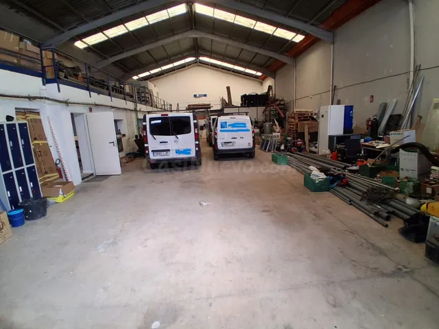 VENTA DE NAVE INDUSTRIAL EN CAMPOLLANO