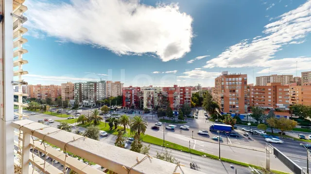 Tu próximo hogar en Avenida del Cid te espera: luminoso, cóm