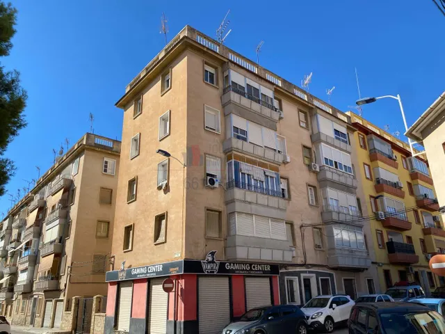 Piso totalmente exterior con vistas despejadas y mucho luz n