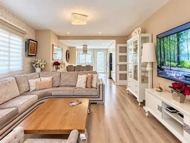 ESPECTACULAR VIVIENDA REFORMADA CON PISCINA, BODEGA, GIMNASIO Y UNA EXCEPCIONAL PRIVACIDAD — 24