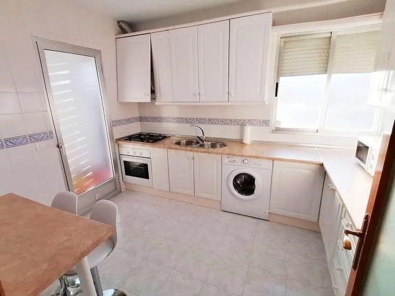 Piso de 4 Dormitorio y 2 Baños - Garaje coche y moto Opcional