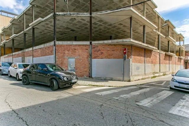 LOCAL COMERCIAL EN VENDA  A IGUALADA - PASSEIG VERDAGUER — 4