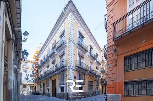 ¡INVERSORES! ¡EDIFICIO COMPLETO DE 4 PLANTAS DE ÉPOCA (1815) -MDCCCXV! — 2