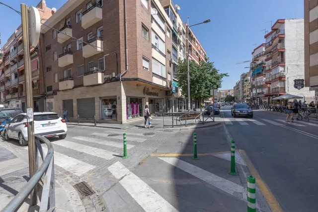 Local comercial junto avda. dilar, zaidin — 20