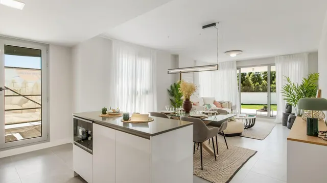 Apartamento primera planta de 3 dormitorios y 2 baños con vistas al mar. Mijas Costa — 10
