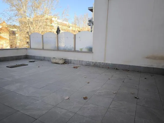 PISO CON TERRAZA EN ALQUILER EDIFICIO ZAIDA EN GRANADA - foto 3
