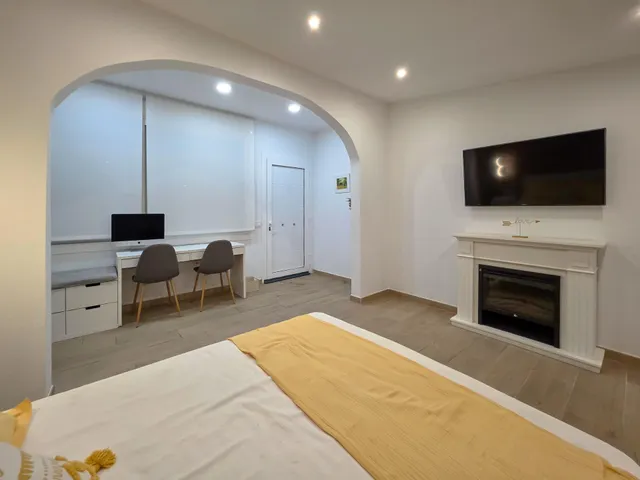 CASA DE 2 PLANTAS CON APARTAMENTO Y JARDIN — 45