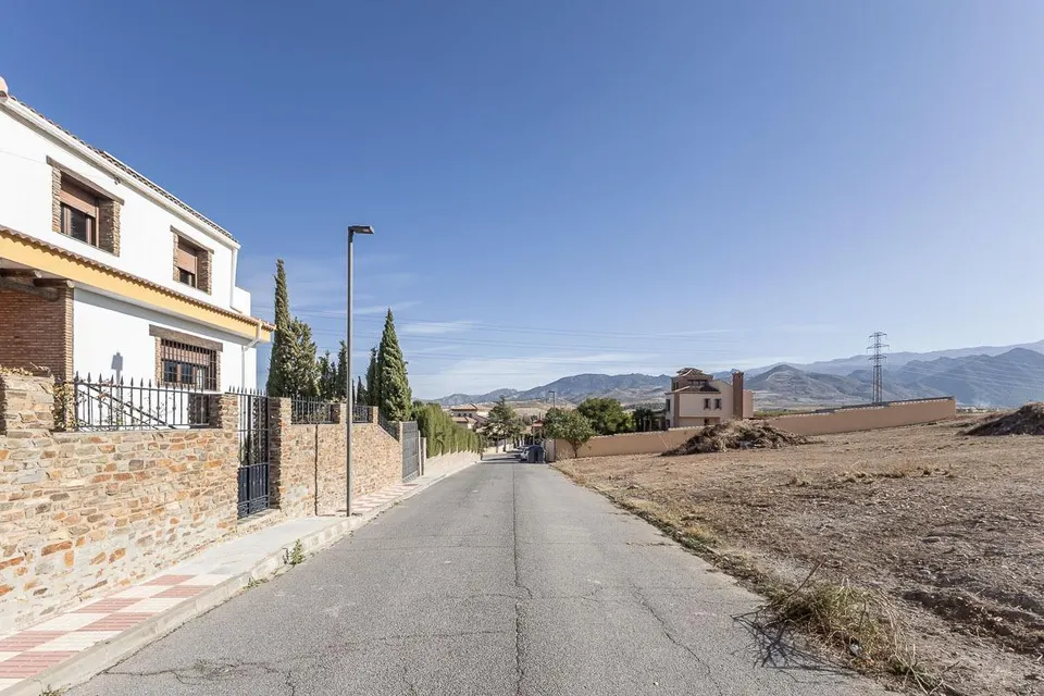 2 solares de 780m2 cada uno. Precio de cada solar 99.000€.