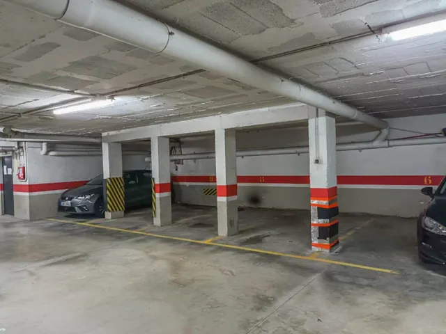 Plaza de parking en venta para coche pequeño, motocicletas o remolque - ECONOMICO — 4