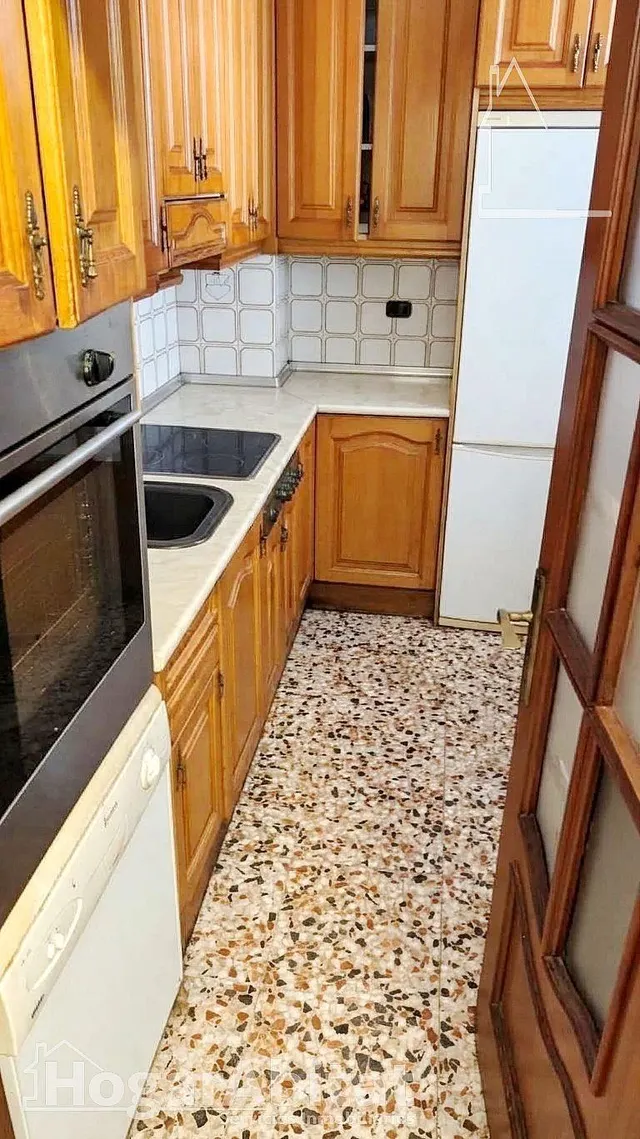 ¡Oportunidad cerca del mar! Acogedor para reformar en residencial con balcón, piscina y dos garajes — 6